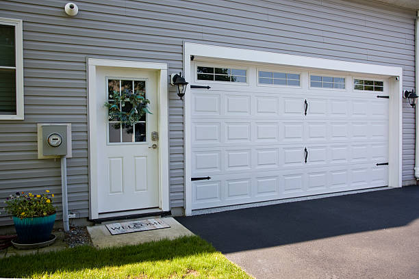 24/7 Emergency Garage Door Panel Replacement experts in DeSoto, TX